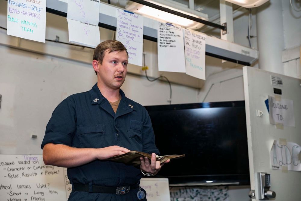 Sailors aboard USS Shoup complete Advanced Enlisted Leadership Development Course