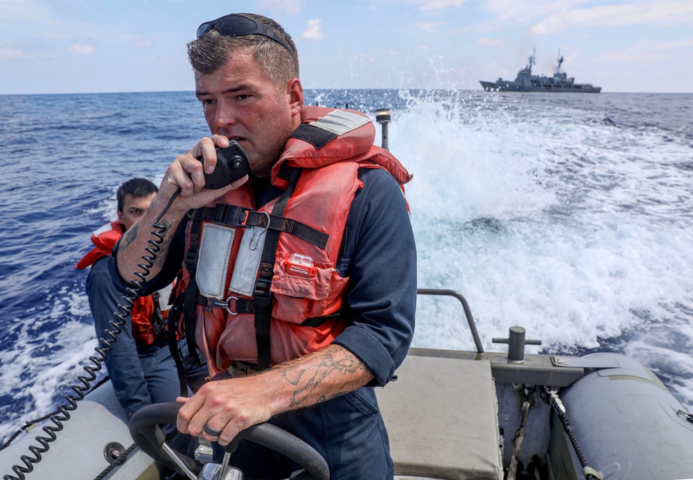 USS Dewey (DDG 105) Conducts Bilateral Sail With Philippine Navy in South China Sea