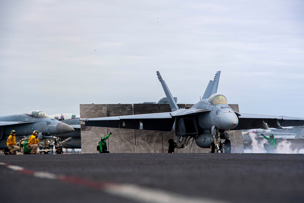 USS Dwight D. Eisenhower (CVN69) Conducts Flight Operations in the Atlantic Ocean