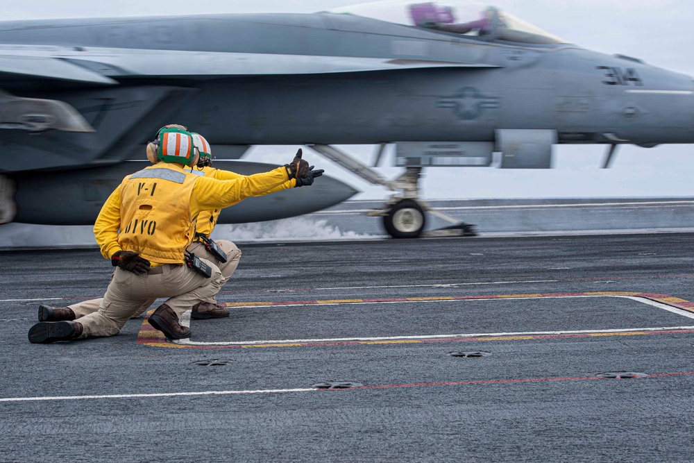 USS Dwight D. Eisenhower (CVN 69) Conducts Flight Operations in the Atlantic Ocean