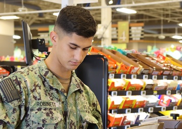 DOD, DeCA set new records in 2023 for Feds Feed Families donation campaign