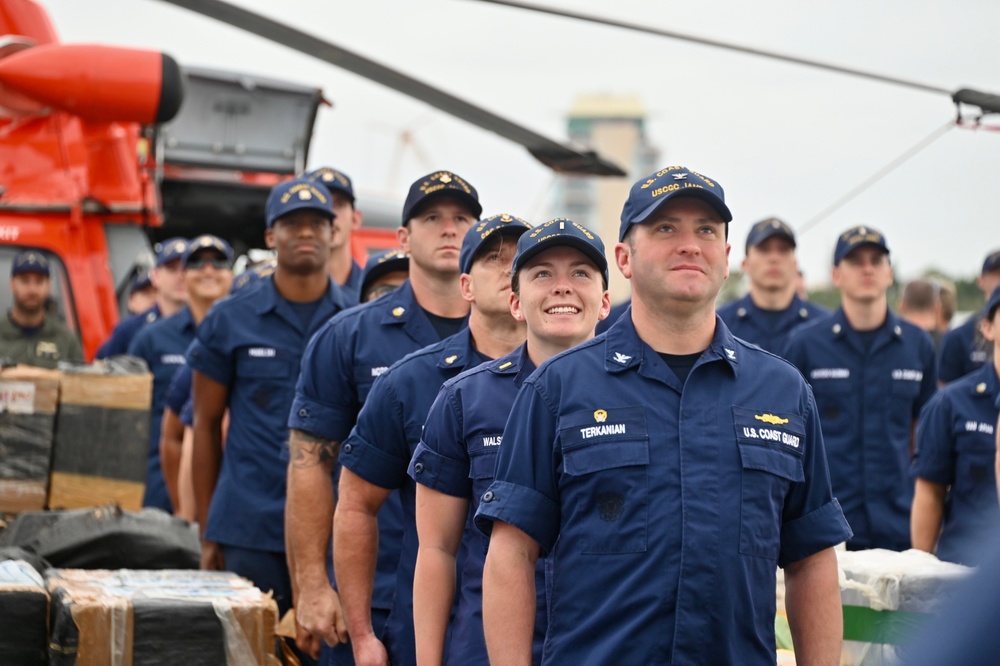 Coast Guard offloads nearly $445 million in illegal drugs in Port Everglades