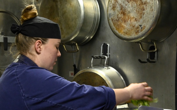 U.S. Coast Guard Cutter Healy hosts 2 Royal New Zealand Navy chefs