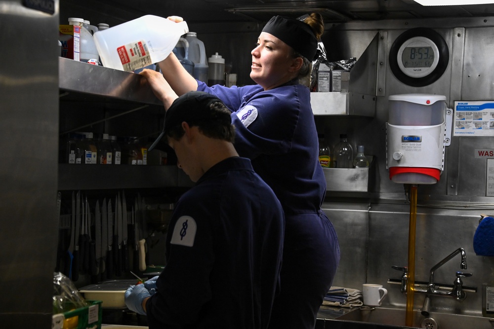 U.S. Coast Guard Cutter Healy hosts 2 Royal New Zealand Navy chefs