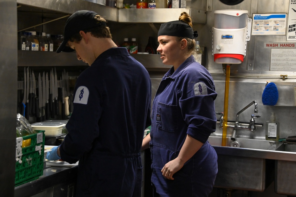 U.S. Coast Guard Cutter Healy hosts 2 Royal New Zealand Navy chefs