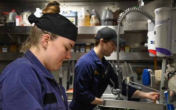 U.S. Coast Guard Cutter Healy hosts 2 Royal New Zealand Navy chefs