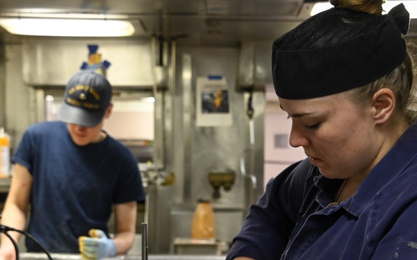 U.S. Coast Guard Cutter Healy hosts 2 Royal New Zealand Navy chefs