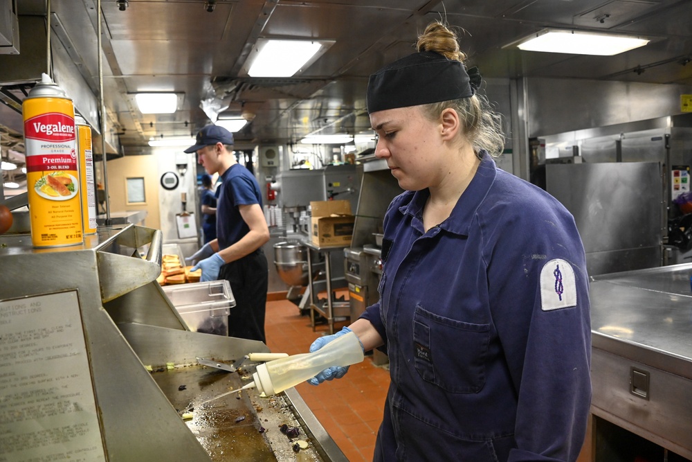 U.S. Coast Guard Cutter Healy hosts 2 Royal New Zealand Navy chefs