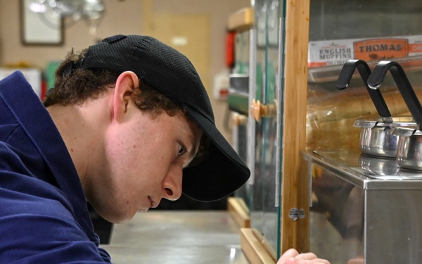 U.S. Coast Guard Cutter Healy hosts 2 Royal New Zealand Navy chefs
