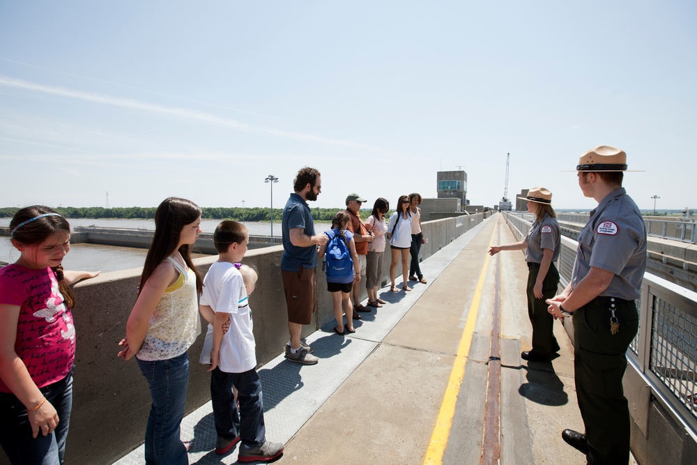 Melvin Price Locks and Dam tour