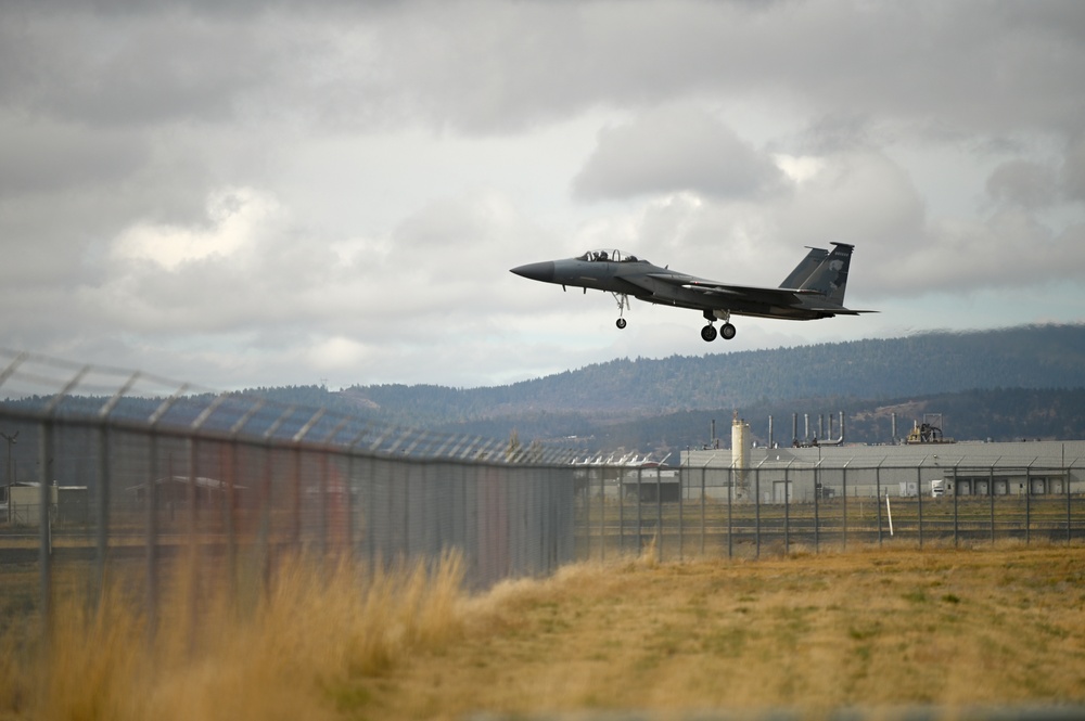 F-35s return to Kingsley Field