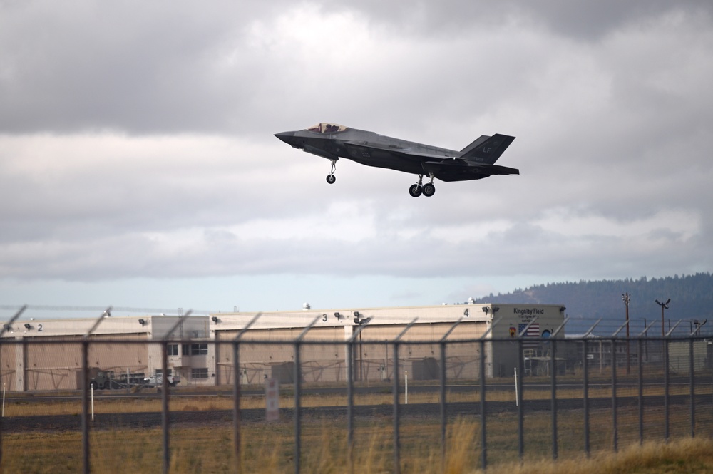 F-35s return to Kingsley Field