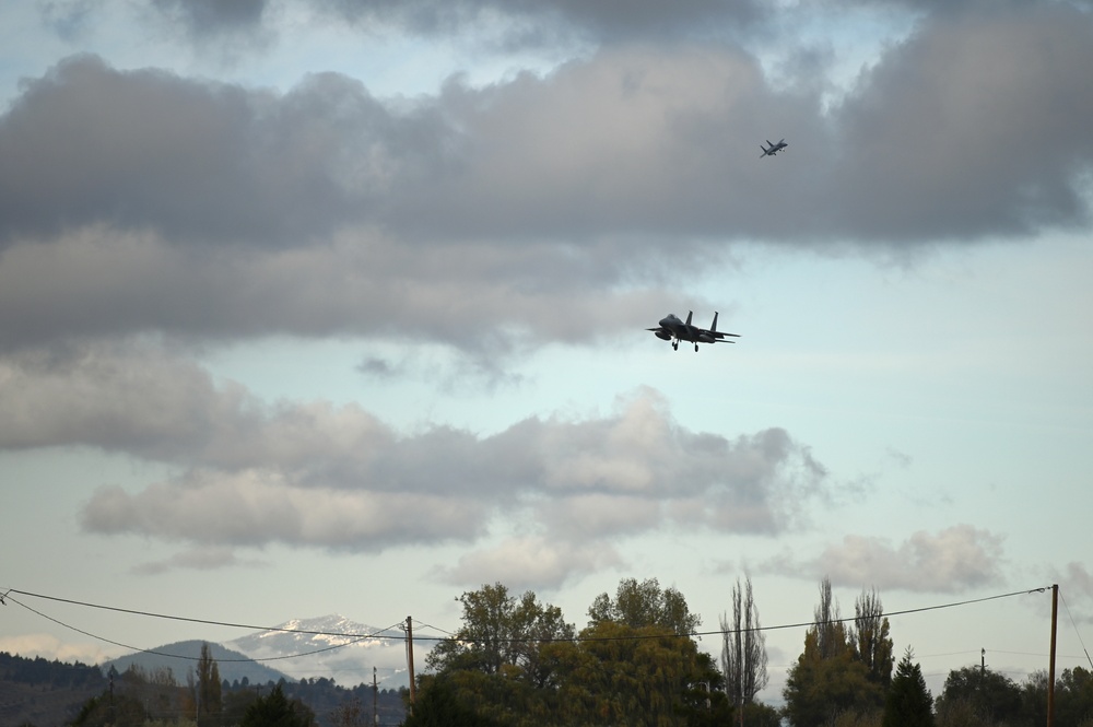 F-35s return to Kingsley Field