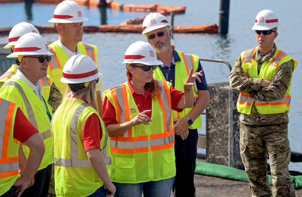 USACE director of contingency operations meets with Hawai‘i Wildfires team members