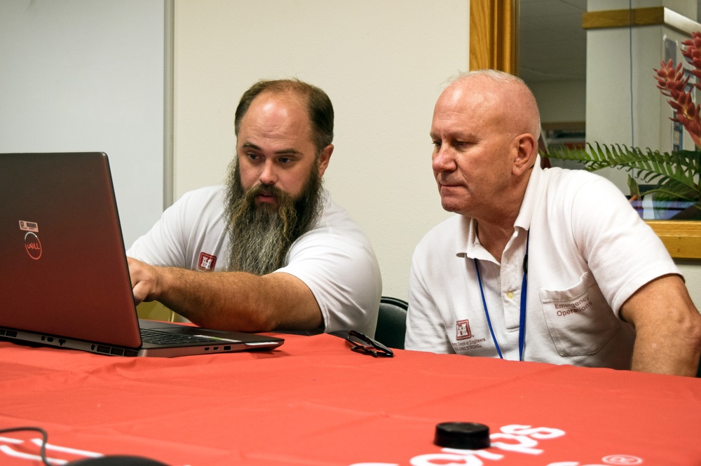 USACE director of contingency operations meets with Hawai‘i Wildfires team members