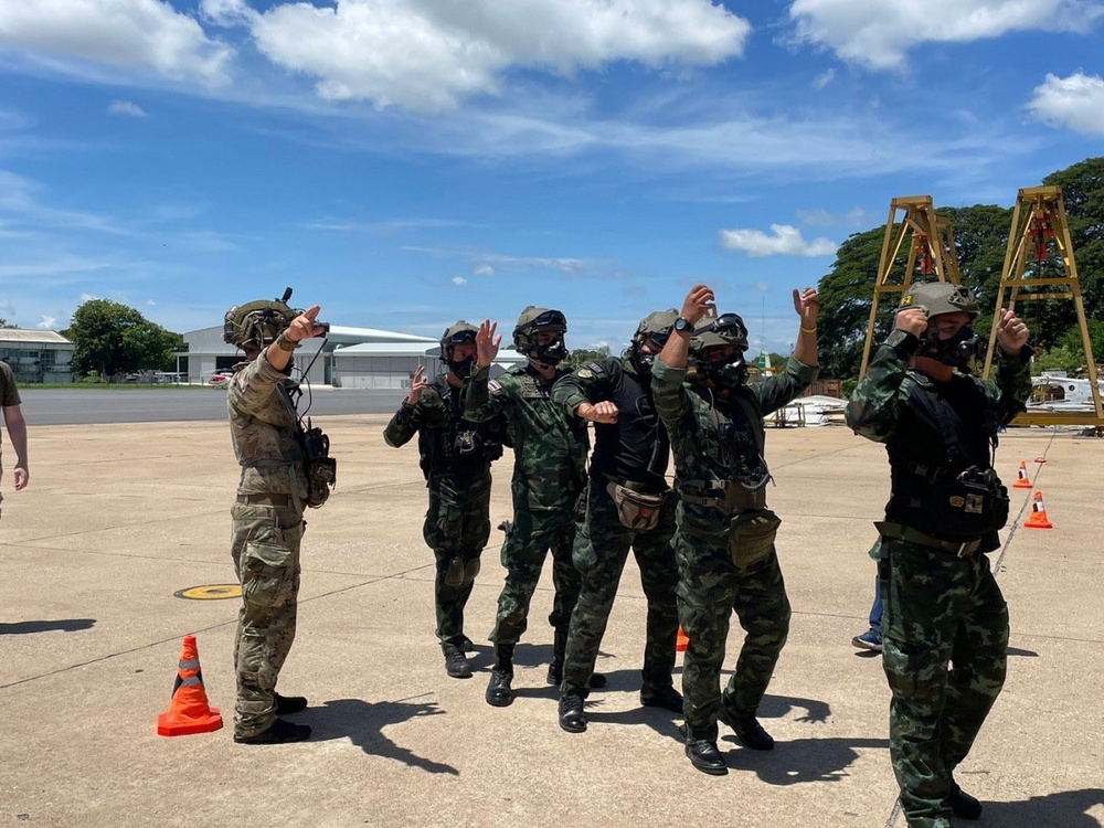 DVIDS - Images - Royal Thai Army, US Special Forces Participate in