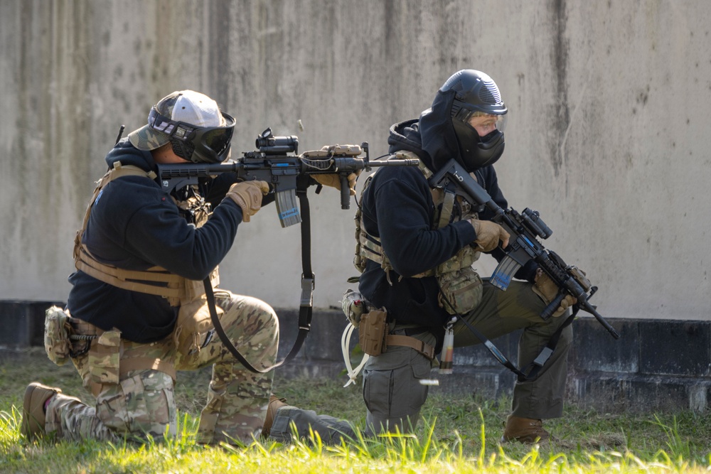 35th Security Forces train Aomori Police