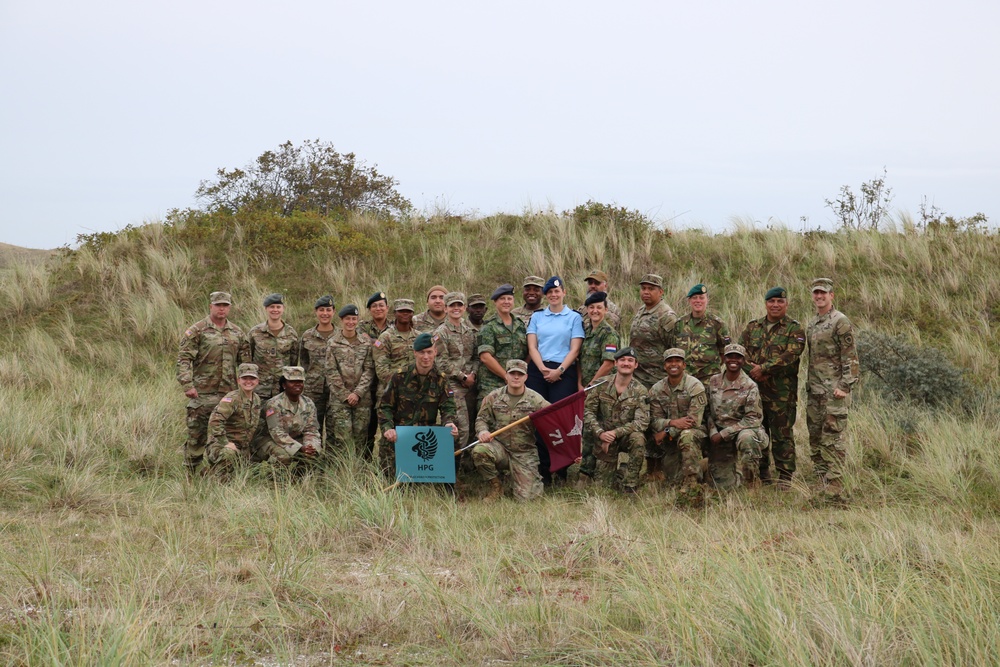 DAVIDS – NIEUWS – Amerikaanse, Nederlandse en Belgische strijdkrachten voeren medische oefeningen uit ter voorbereiding op de Flintlock 2024-oefening