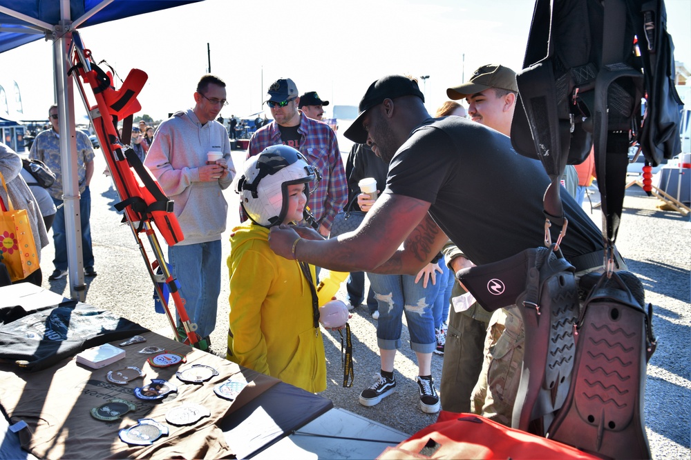 DVIDS Images NAVSTA Norfolk’s Fleet Fest 2023 [Image 3 of 15]