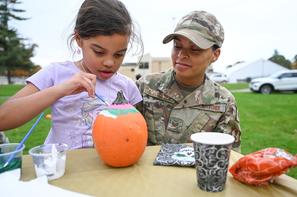 M&amp;FRC hosts Halloween-themed Hearts Apart