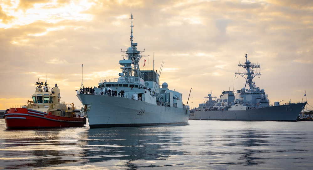 Royal Canadian Navy's HMCS Charlottetown (339) Pulls Into Mayport