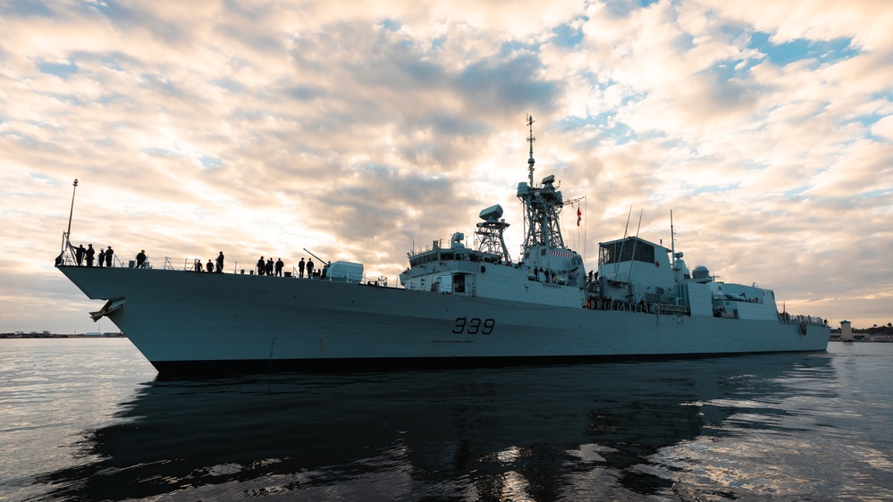 Royal Canadian Navy's HMCS Charlottetown (339) Pulls Into Mayport