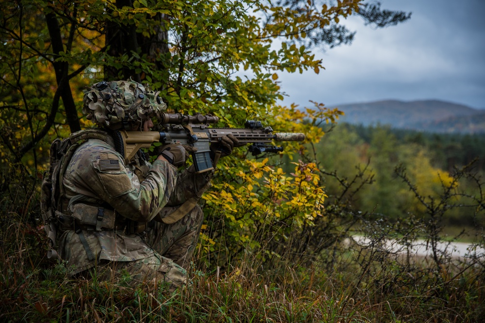 101st Soldier Scans for Opposing Forces