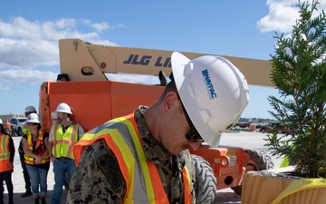 OICC Florence attends Topping Out Ceremony for new CH-53K Maintenance Hangar