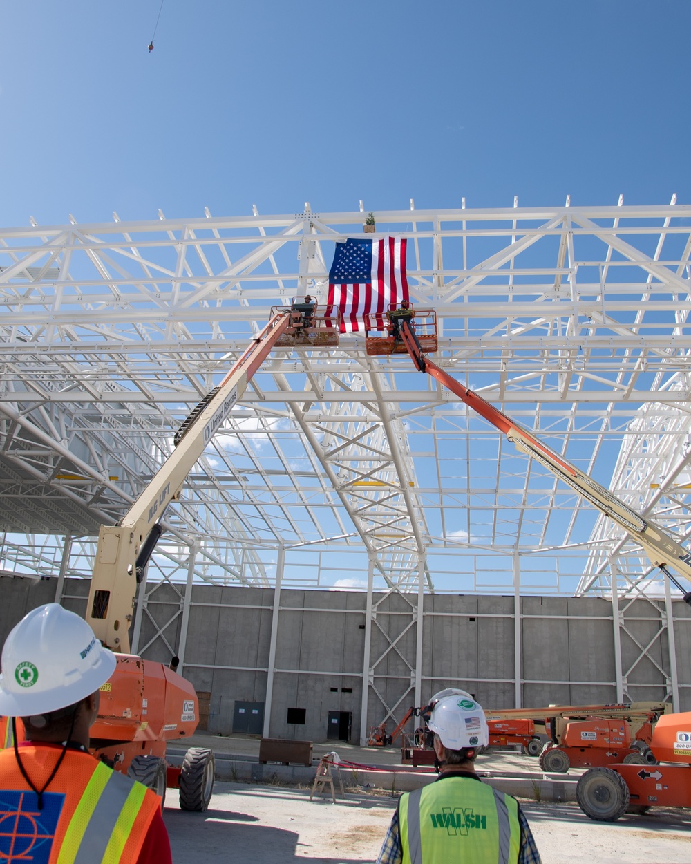 OICC Florence attends Topping Out Ceremony for new CH-53K Maintenance Hangar