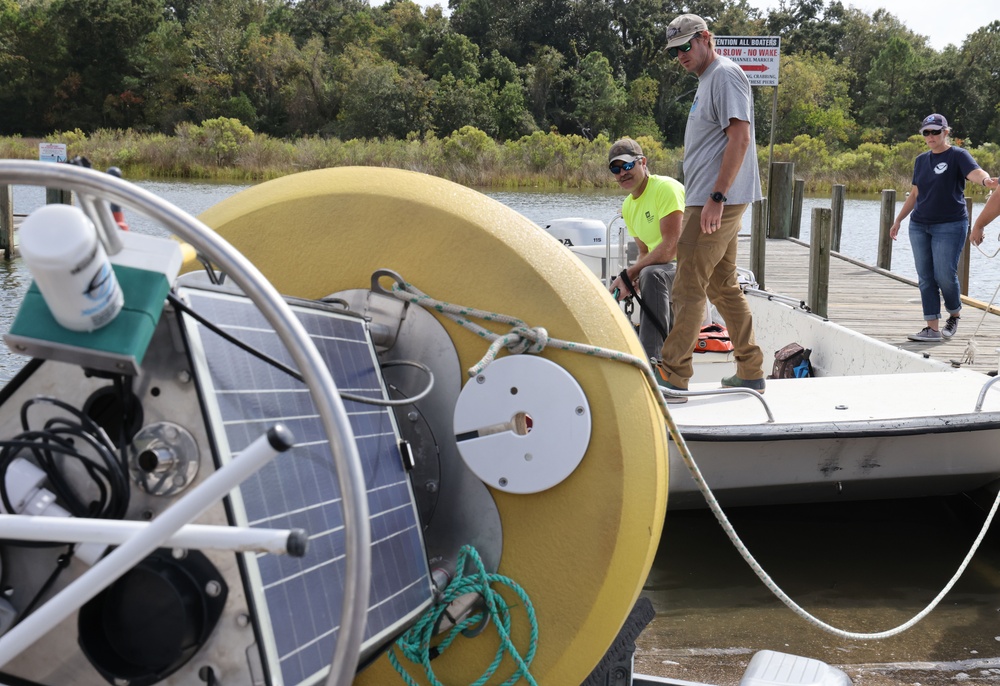 Mobile District &amp; NOAA deploy data-collection buoy