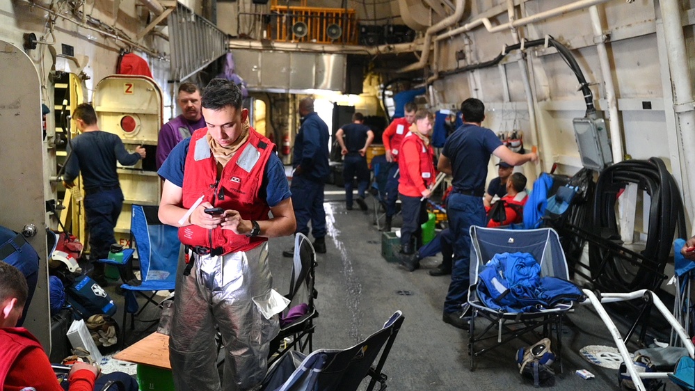 U.S. Coast Guard Cutter Waesche crews conduct flight operations in the Eastern Pacific