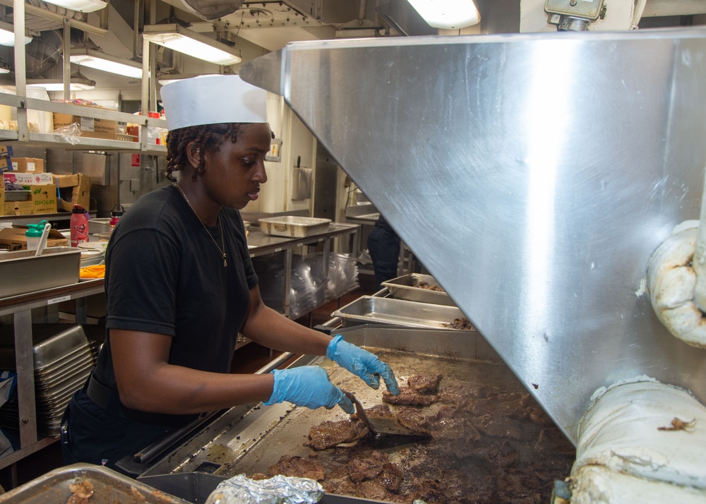 USS Ronald Reagan (CVN 76) hosts cooking competition