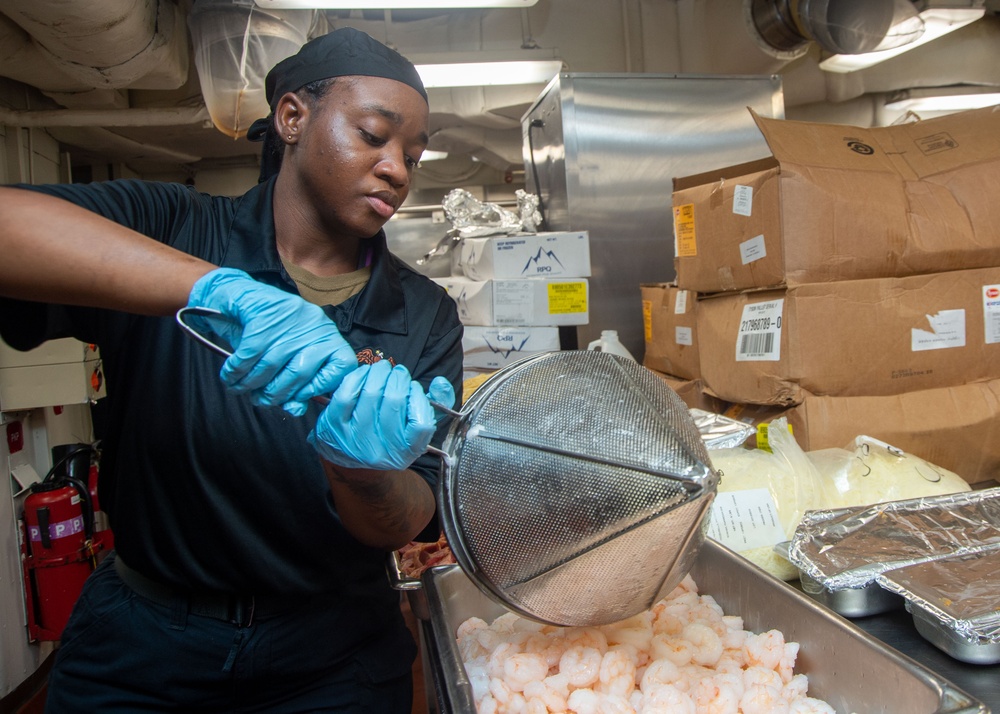 USS Ronald Reagan (CVN 76) hosts cooking competition