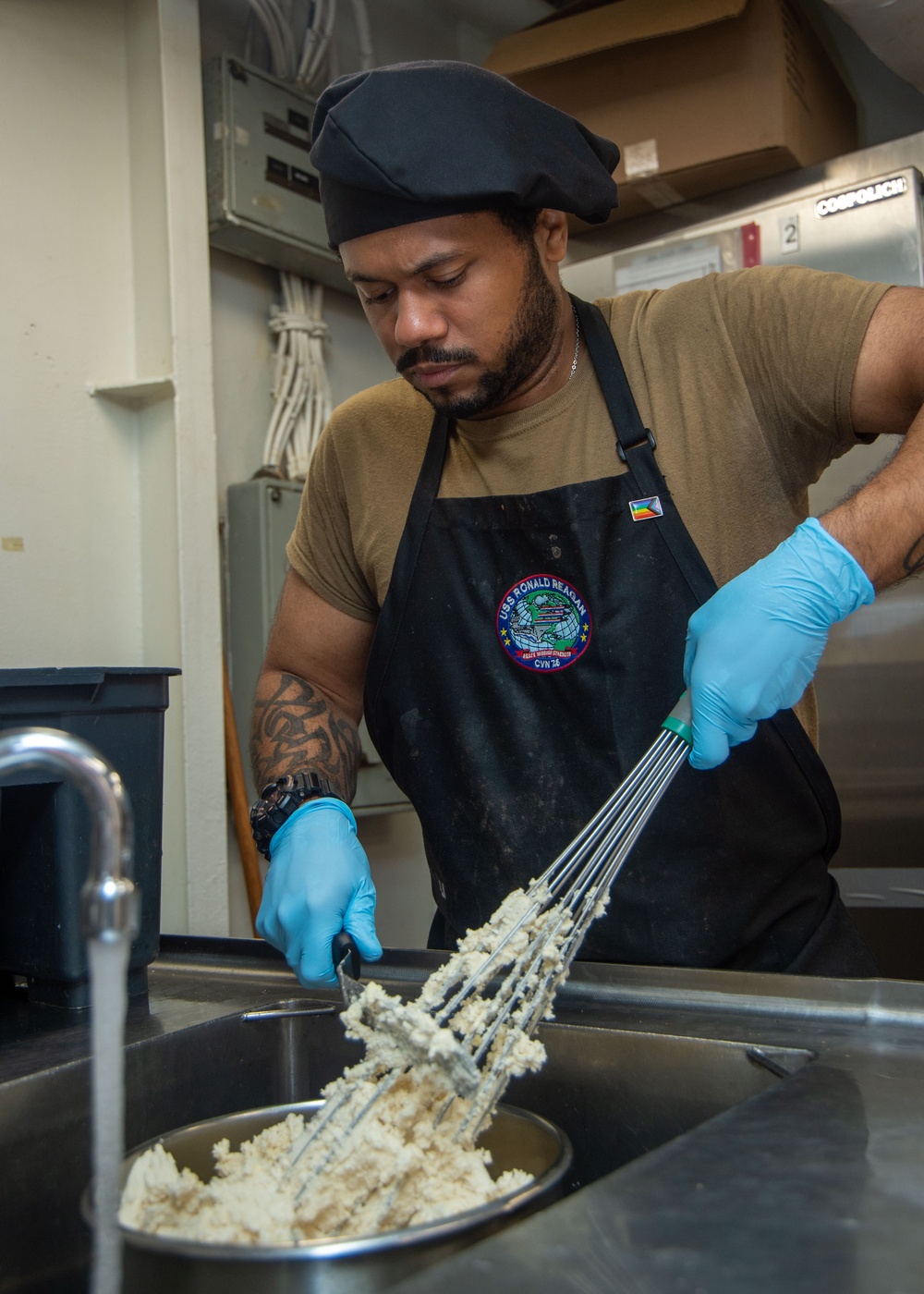 USS Ronald Reagan (CVN 76) hosts cooking competition