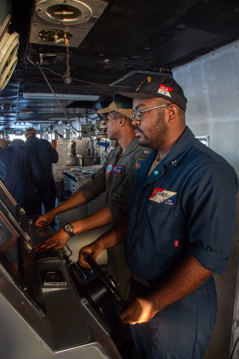 USS Ronald Reagan (CVN 76) conducts fueling-at-sea with USNS Yukon (T-AO 202)