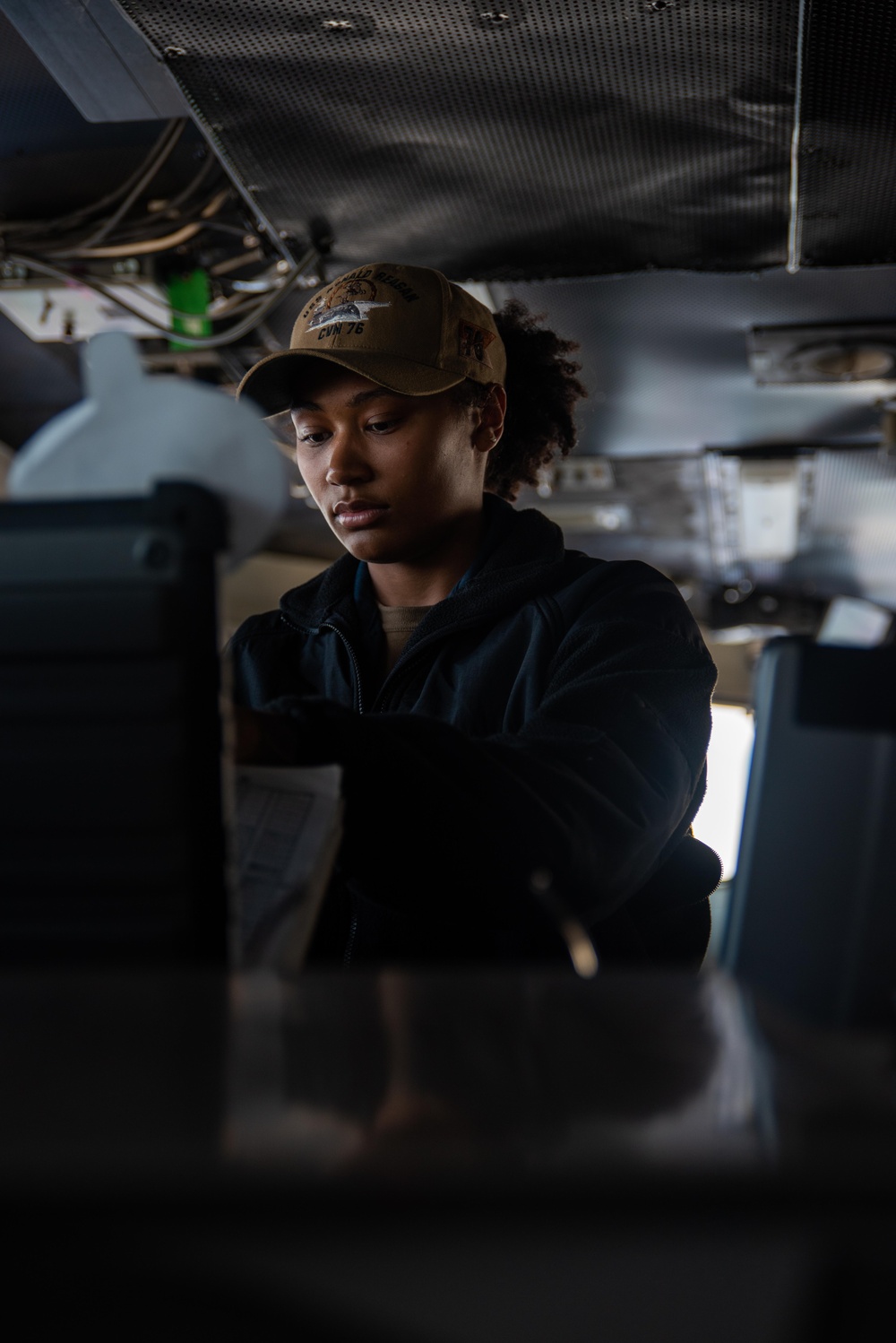 USS Ronald Reagan (CVN 76) conducts replenishment-at-sea with USNS Yukon (T-AO 202)