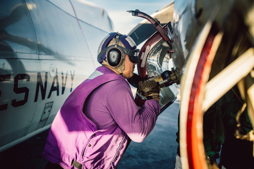 George Washington Conducts Fueling Operations