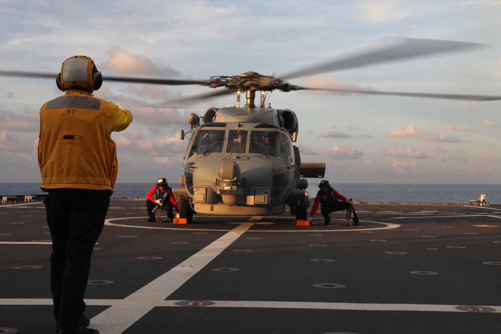 USS Mobile (LCS 26) Conducts Small Boat Operations