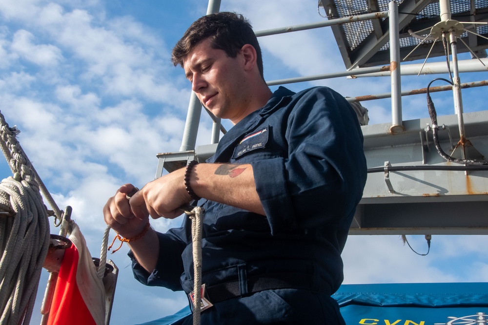 USS Ronald Reagan (CVN 76) anchors in Manila for routine port visit