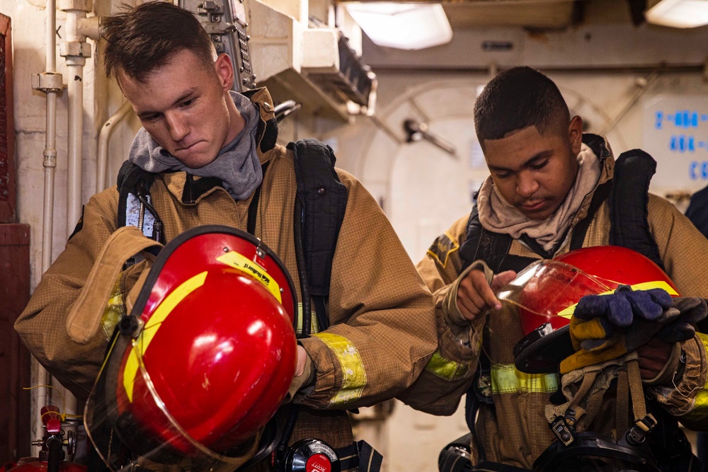 USS Philippine Sea Conducts Firefighting Drill