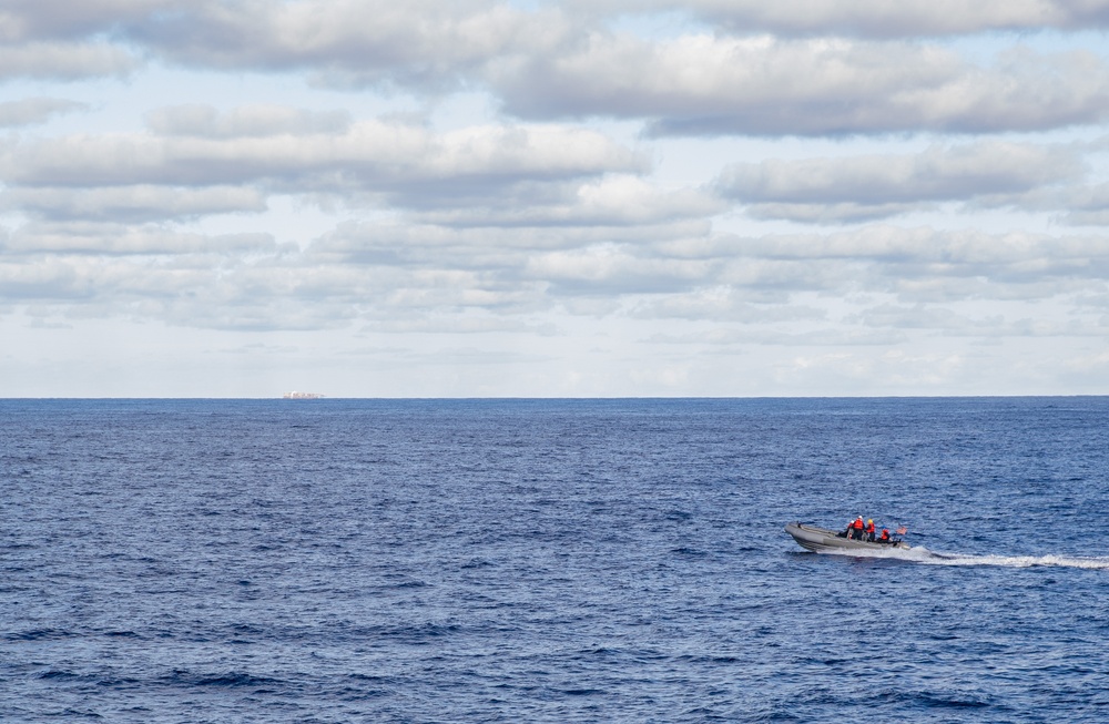 George Washington Conducts Small Boat Operations