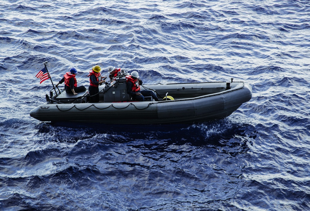 George Washington Conducts Small Boat Operations