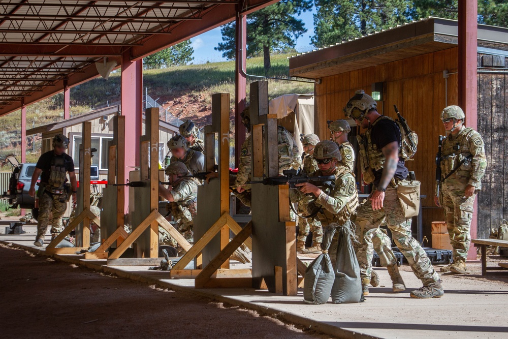 Green Berets Teach Tactical Skills to South Dakota National Guardsmen