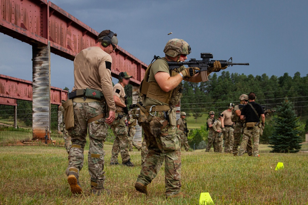 Green Berets Teach Tactical Skills to South Dakota National Guardsmen