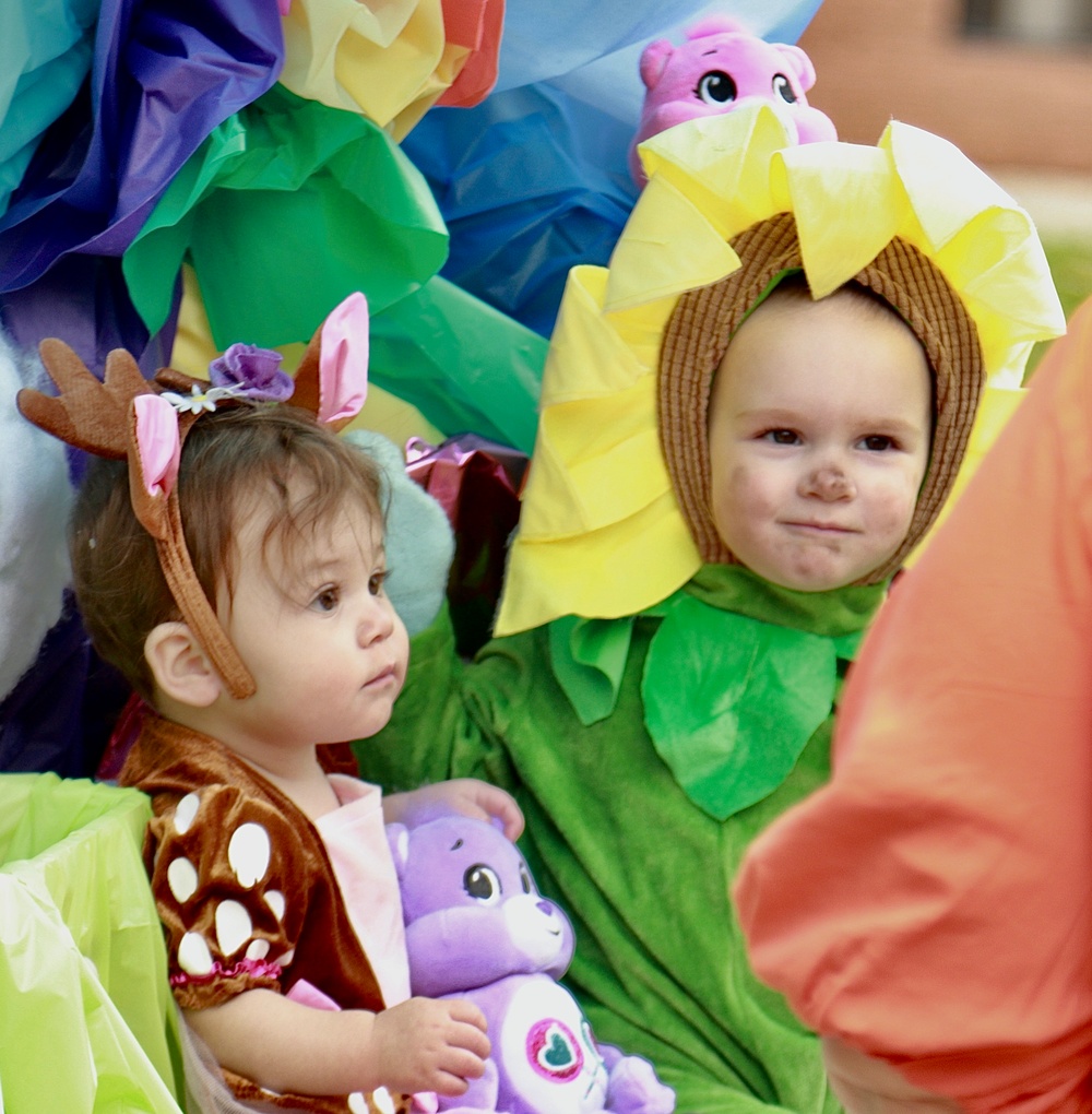 Illinois National Guard's Family Programs Hosts Trunk or Treats