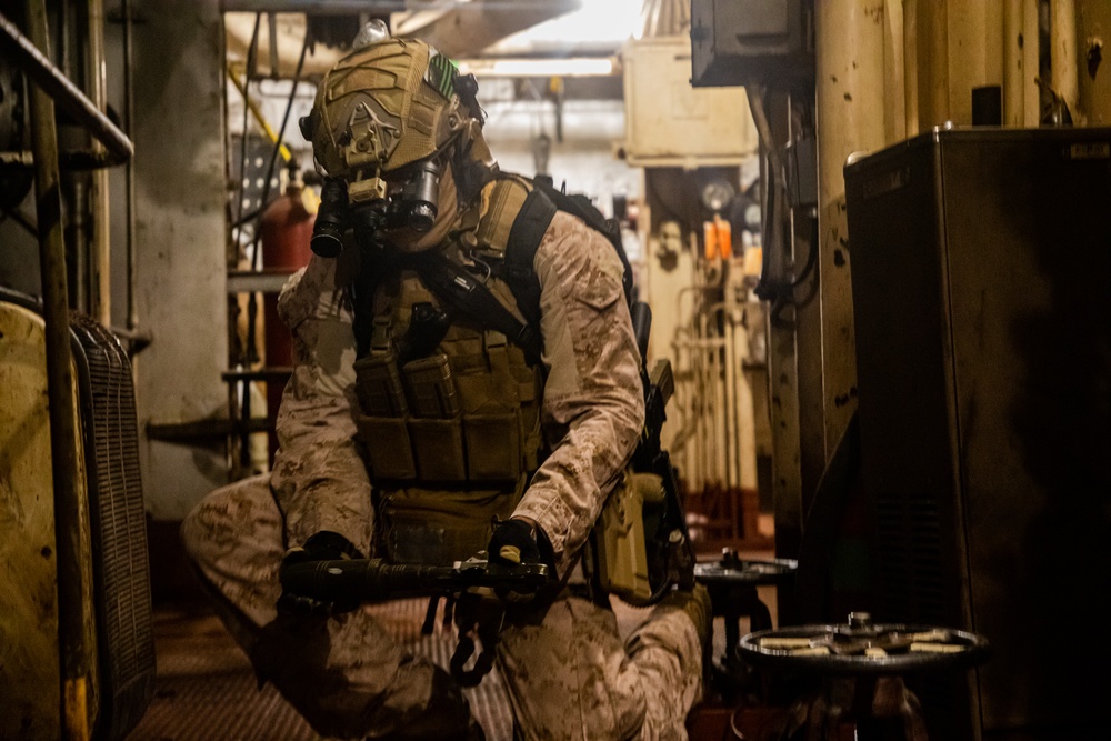 24th MEU Visit, Board, Search and Seizure Training