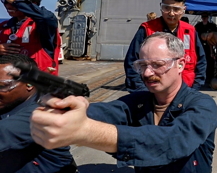 USS Shoup conducts small arms qualification