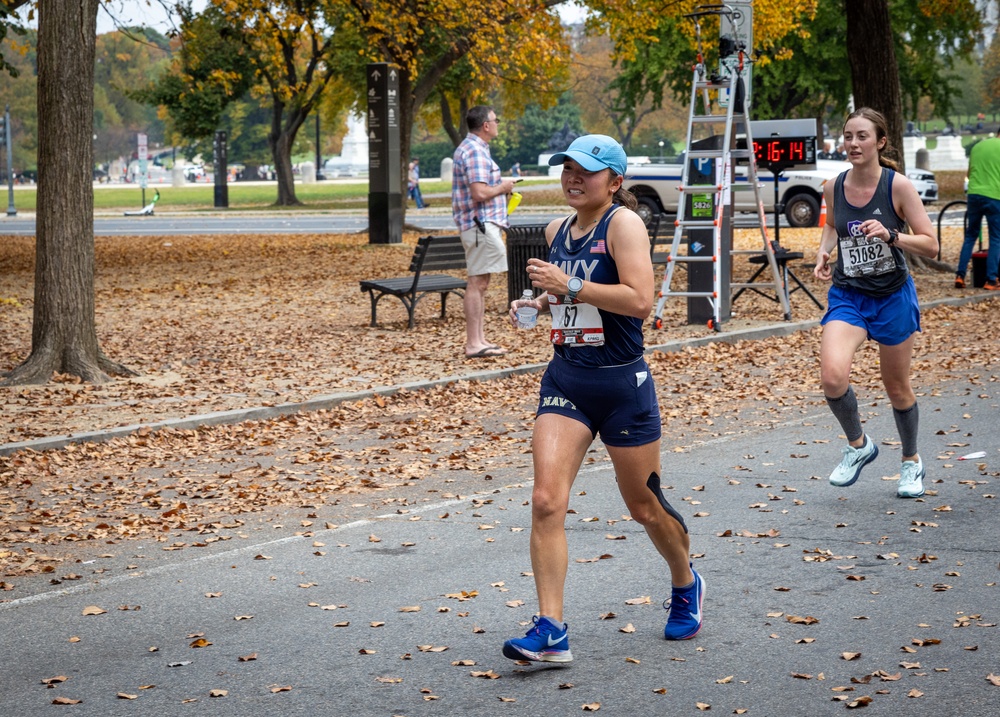 DVIDS Images 48th Marine Corps Marathon [Image 11 of 34]