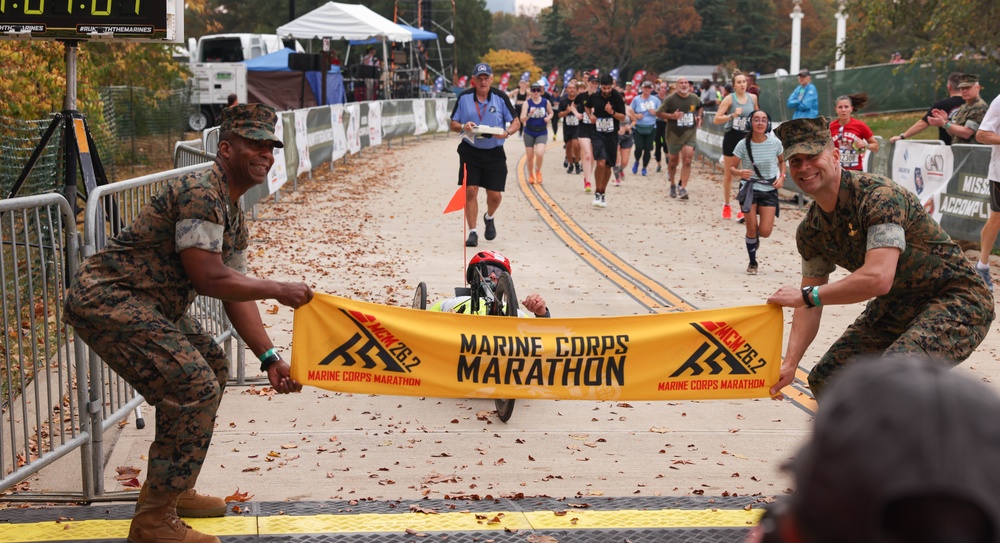 Zachary Stinson wins first-place hand cyclist in 48th Marine Corps Marathon