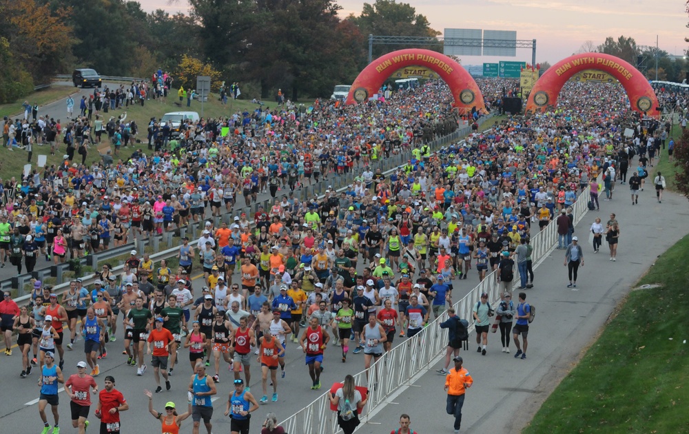 All-Navy Marathon Team Runs Marine Corps Marathon